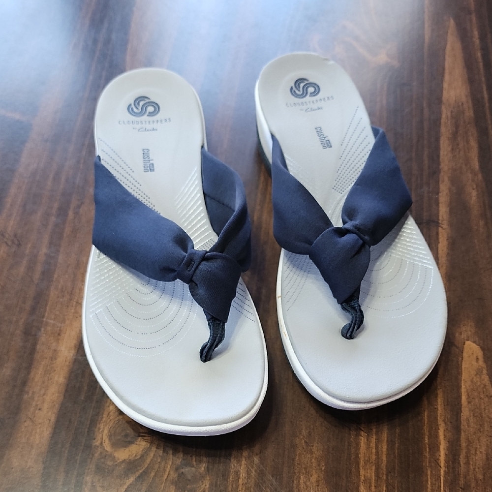 Clarks Cloudsteppers Navy Knotted Toe-Post Sandals